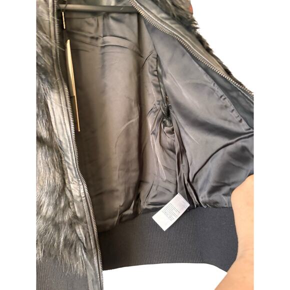 NWT Calvin Klein Jeans Black Faux Fur Vest Size Large - Picture 4 of 11